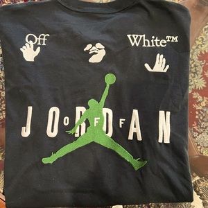 Men’s off-white Jordan T-shirt
Size XXL
$50